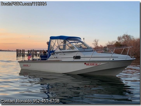 22'  1984 Boston Whaler Revenge 22 V