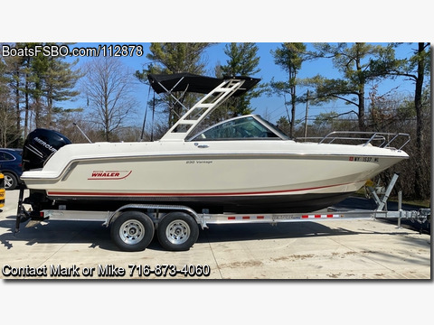 23'  2018 Boston Whaler 230 Vantage