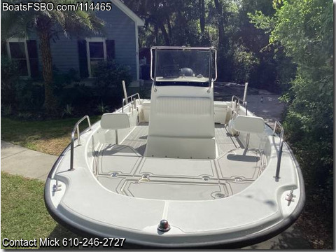 22'  2001 Boston Whaler Dauntless 22