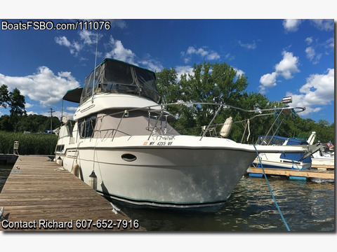 30'  1994 Carver 300 Aft Cabin