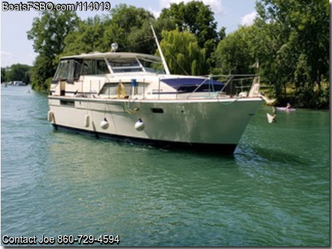 41'  1973 Chris Craft Flushdeck Motoryacht