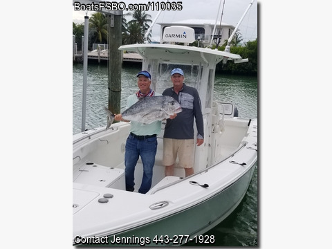 27'  2015 Sea Hunt Gamefish