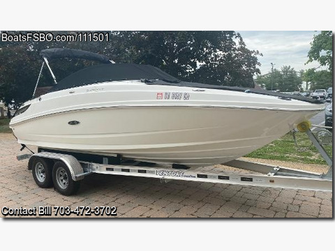 22'  2011 Sea Ray 220 Sundeck